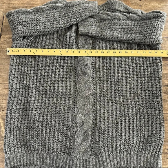 Torrid plus size 2 2X Gray Cable Cardigan Sweater Grandpa Grey Wool Blend Cozy - Picture 6 of 8